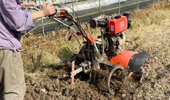 ロータリー・ティラー 電動回転式草刈機 農地 トラクター