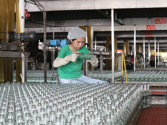 グラスボトル生産ラインで生産プロセスを最適化