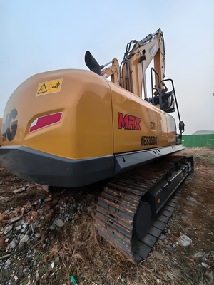 建設産業におけるXCMGの黄色の掘削機